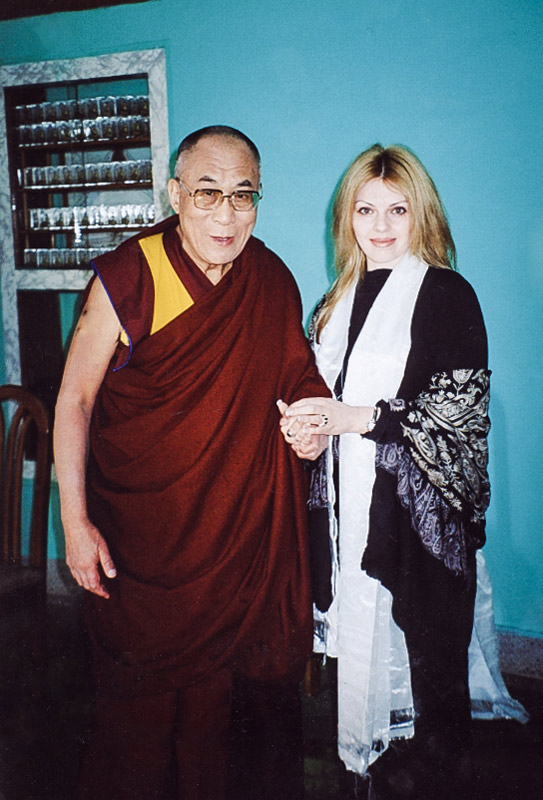 S-ego-sviateishistvom-Dalai-Lamoi-XIV